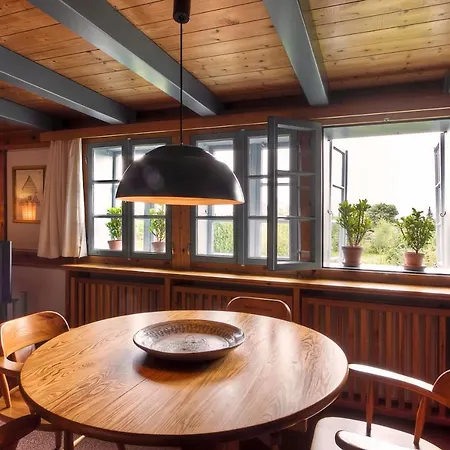 Tom Diek Lägenhet *