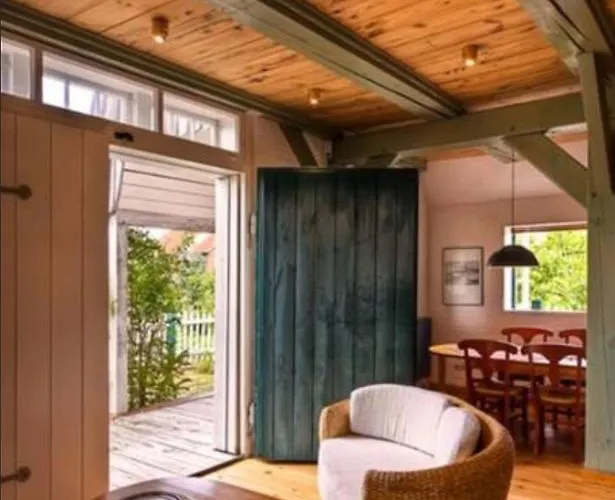 Tom Diek Διαμέρισμα